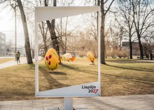 Liepājā izvietoti Lieldienu dekori