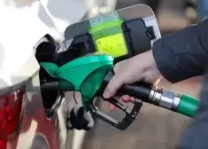 Arī "Neste" samazinājusi dīzeļdegvielas cenu. Tikmēr benzīna cena trešdien Latvijā pieaugusi par aptuveni 10 centiem