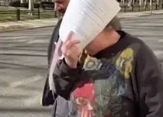 ASV bērnudārza direktore nozog miljonus, lai varētu baudīt reslinga pasākumus